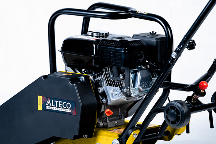 Бензиновая виброплита для уплотнения грунта Alteco E100 TF двигатель Бензиновая виброплита для уплотнения грунта Alteco E100 TF двигатель